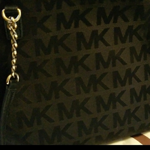 Authentic Michael Kors Purse - Picture 2 of 7